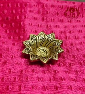 Brass Star-Shaped Flower Diya 1 Inch 